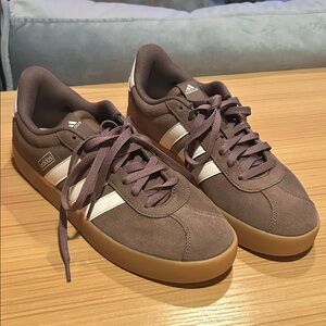 NWOT Adidas Women’s Brown and White Sneakers BRAND NEW